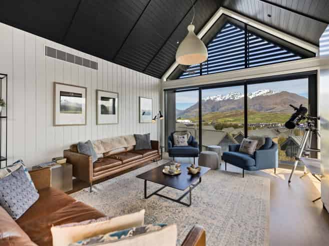 17 Falconer Rise, Jacks Point