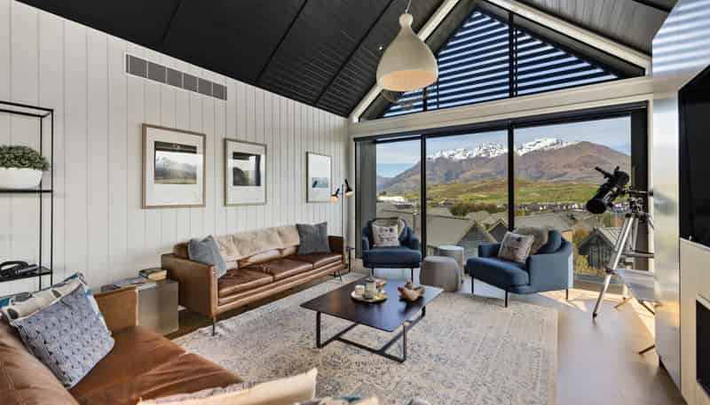 17 Falconer Rise, Jacks Point
