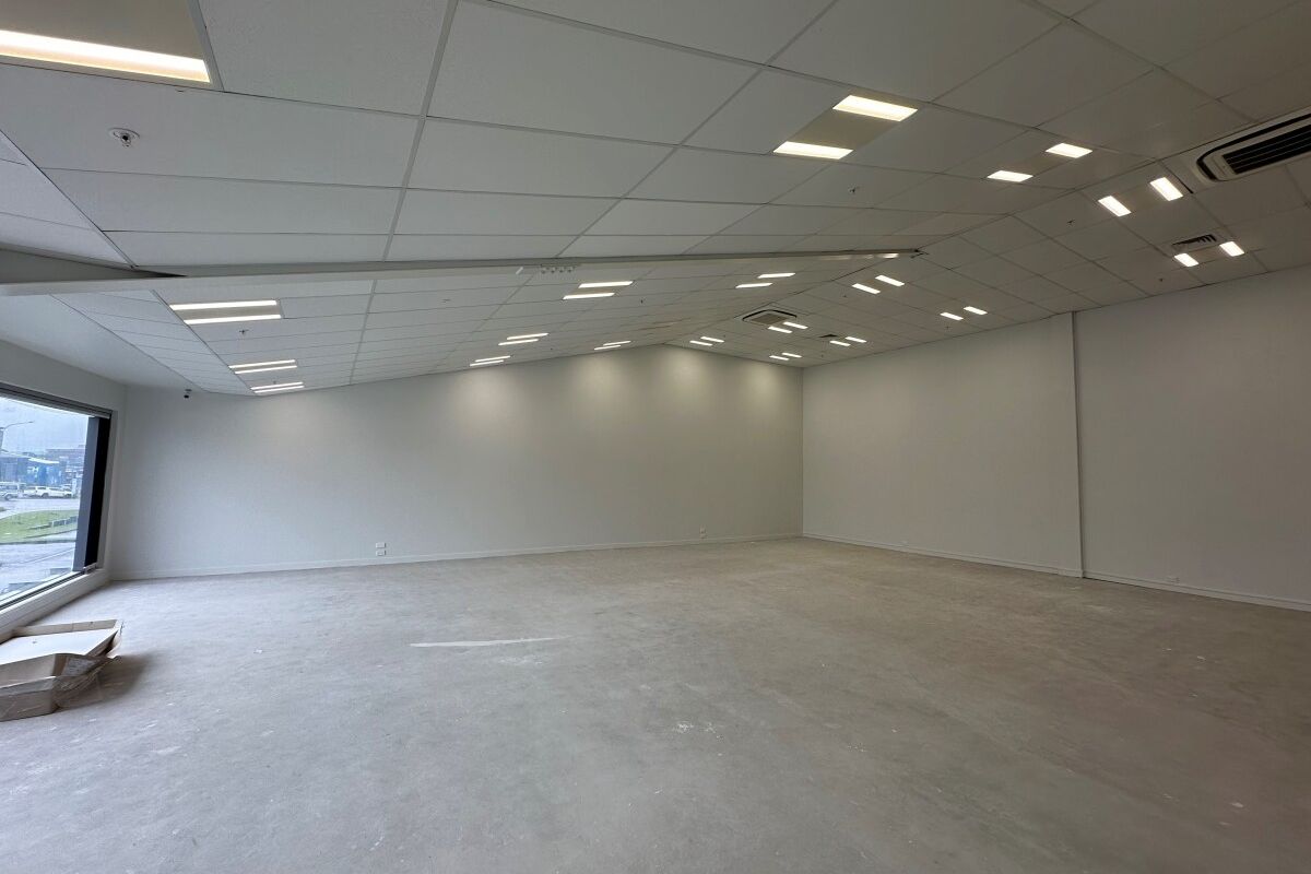 Modern Office Space in Prime Fringe Location - Vista 2