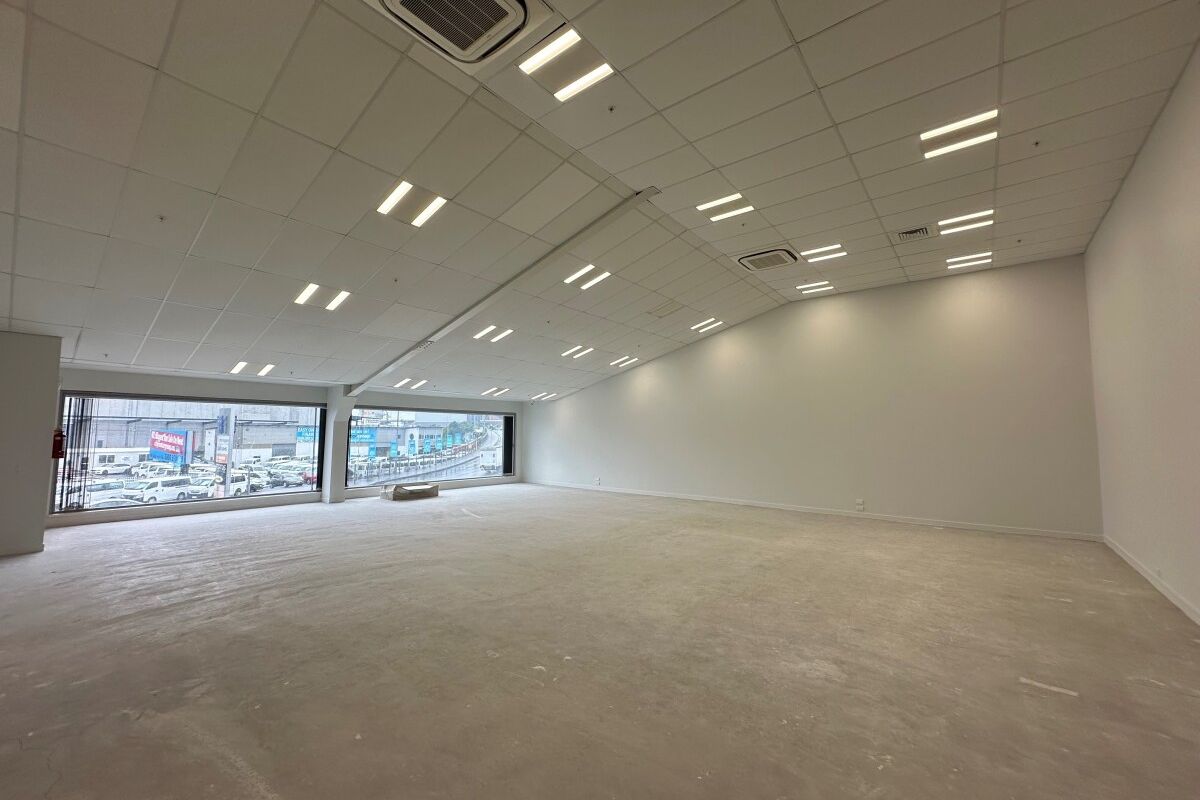 Modern Office Space in Prime Fringe Location - Vista 3