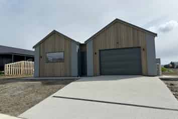 12 Gladbrook St, Wanaka