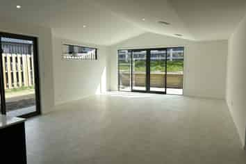 12 Gladbrook St, Wanaka