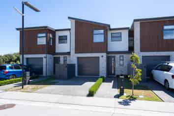 2/102 Swayne Road, Cambridge