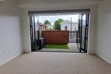 4A/124 Taylors Road, Mount Albert