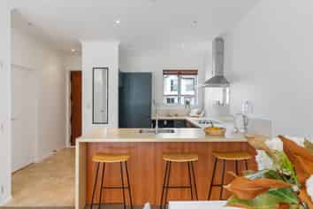 9X Clearwater Cove, West Harbour