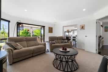 54 Mt Lebanon Crescent, The Gardens
