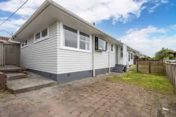 31 Beazley Avenue, Paparangi