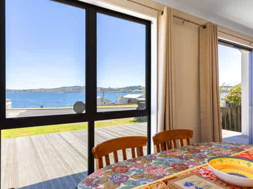 1/202 Lake Terrace, Waipahihi