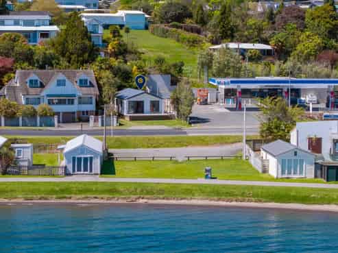 1/202 Lake Terrace, Waipahihi