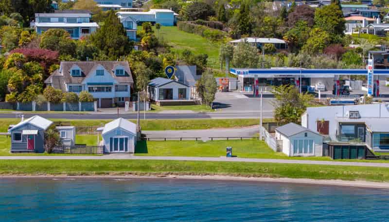 1/202 Lake Terrace, Waipahihi