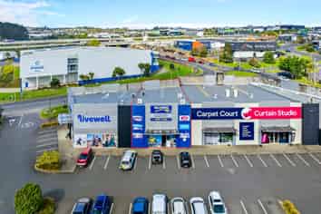 High Profile Trade/Retail - One Tenant since 2000!