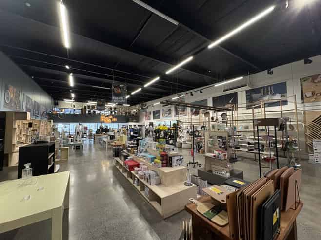 Exceptional showroom opportunity on Link Drive