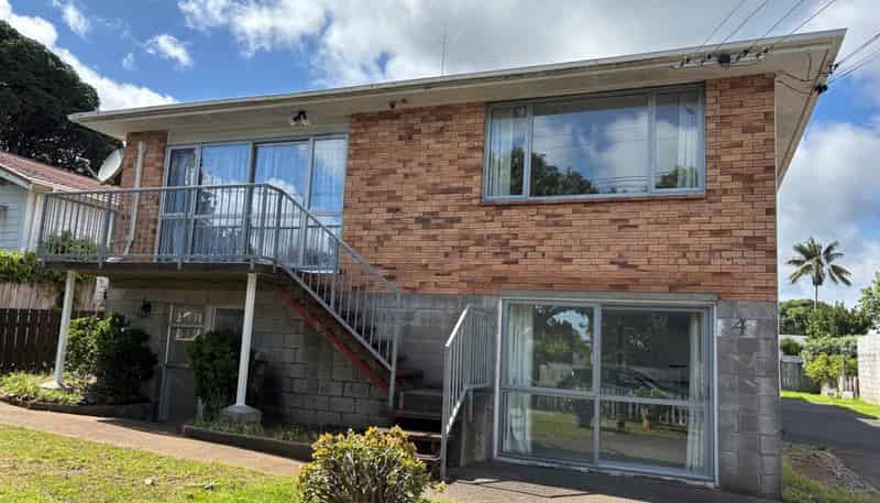1/4 Preston Avenue, Mount Albert