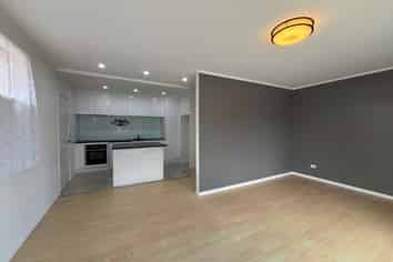 1/4 Preston Avenue, Mount Albert
