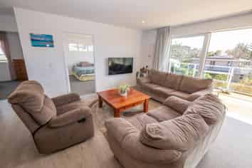 5 Eagles Way, Cable Bay