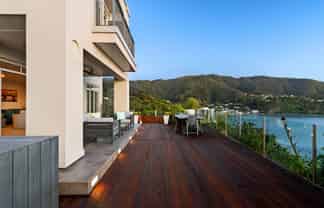 117 Marine Drive, Sorrento Bay, Eastbourne