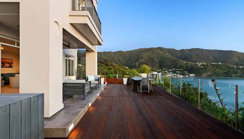 117 Marine Drive, Sorrento Bay, Eastbourne