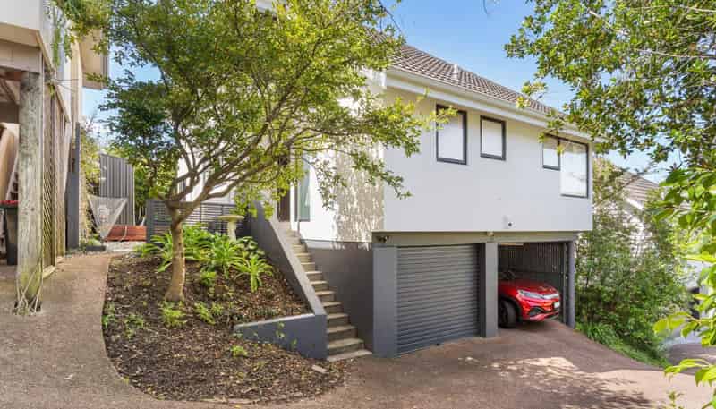 2/70 Rukutai Street, Orakei