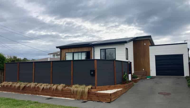 209 Rockinghorse Road, Southshore