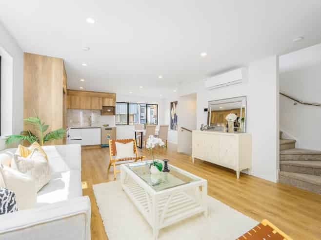 9/6 Woodhouse Place, West Harbour