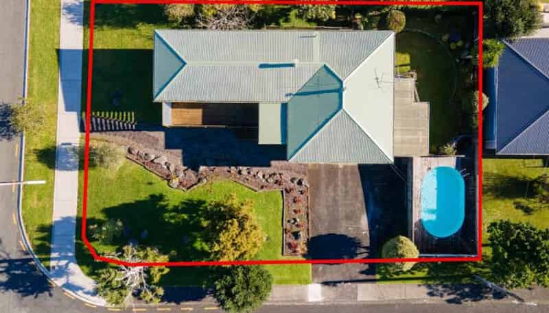 18 Lavelle Road, Henderson