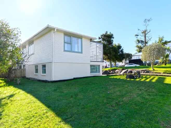 18 Lavelle Road, Henderson