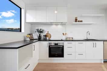 4/3 Derrett Place, Mangere Bridge