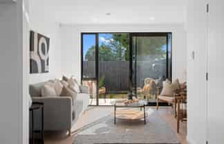 4/3 Derrett Place, Mangere Bridge