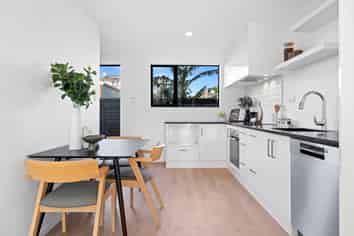 4/3 Derrett Place, Mangere Bridge