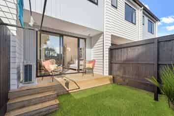 4/3 Derrett Place, Mangere Bridge