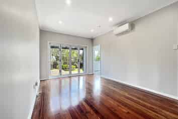 122 Selwyn Avenue, Mission Bay