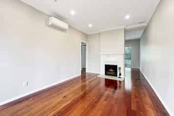 122 Selwyn Avenue, Mission Bay