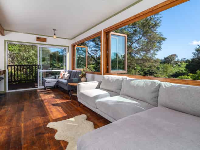 6 Main Road, Raglan