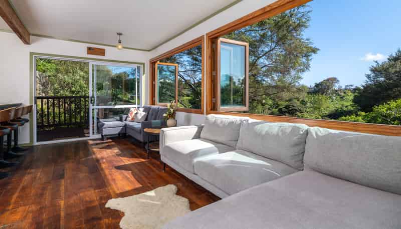 6 Main Road, Raglan