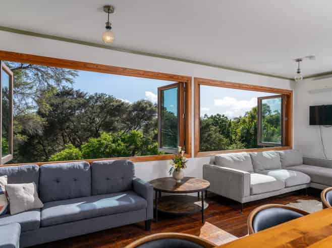 6 Main Road, Raglan