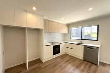 16 Whai Hua Lane, Mangere Bridge