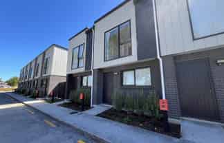 16 Whai Hua Lane, Mangere Bridge