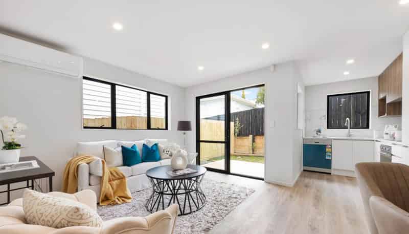 8A,B,C,E Butterworth Drive, Glendene