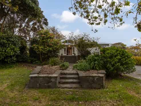 17 Pehi Kupa Street, Waikanae