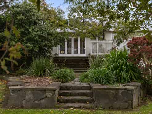17 Pehi Kupa Street, Waikanae