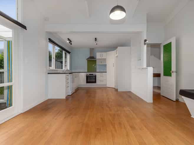17 Pehi Kupa Street, Waikanae