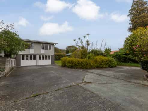 17 Pehi Kupa Street, Waikanae