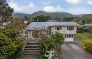 17 Pehi Kupa Street, Waikanae