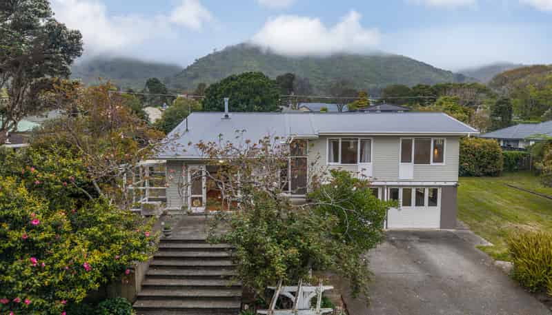 17 Pehi Kupa Street, Waikanae