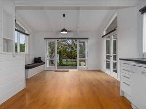 17 Pehi Kupa Street, Waikanae