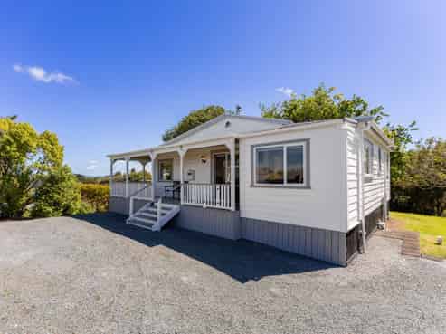 35 Oxford Street, Whakapirau