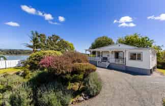 35 Oxford Street, Whakapirau