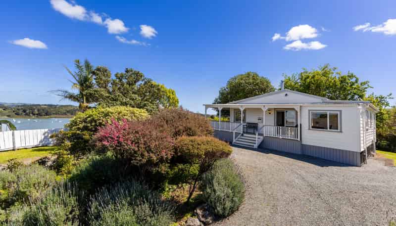 35 Oxford Street, Whakapirau