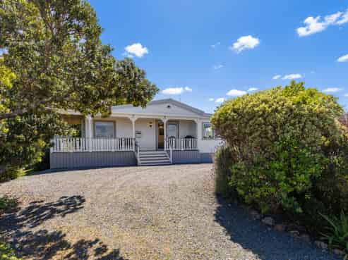 35 Oxford Street, Whakapirau