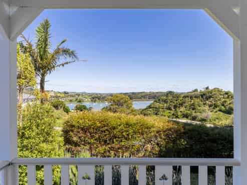 35 Oxford Street, Whakapirau